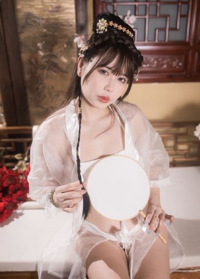 欧美女西装街拍图片_BD全集在线观看