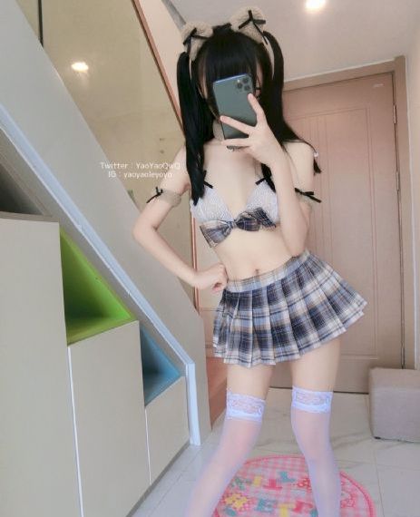 欧美大红羽绒服街拍_免费高清日本成人在线