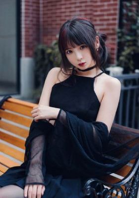 欧美白人女性超模_BD英语全集免费观看
