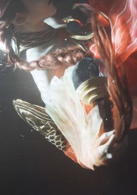 欧美男明星黑白照片_BD韩语日韩电影在线